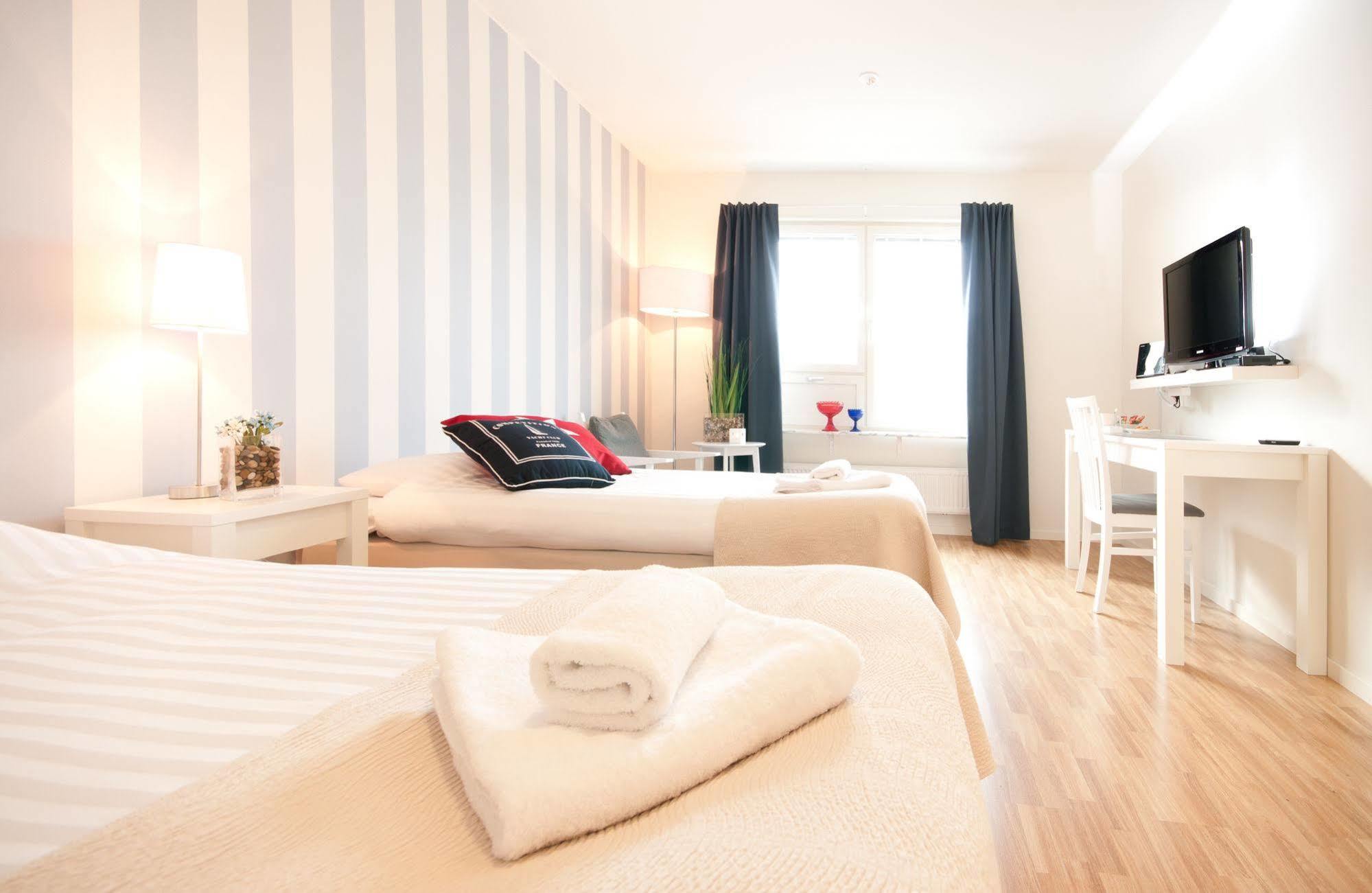 Attendo Park Hotell Huddinge Exterior photo