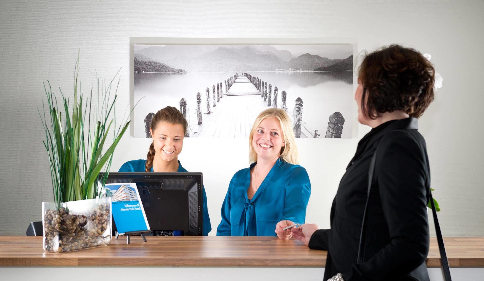 Attendo Park Hotell Huddinge Exterior photo